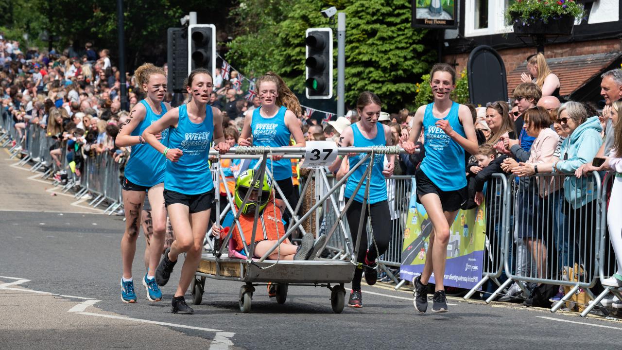 Team 37 &quot;Welly Wheelies&quot; race down Bond End to be crowned the Fastest Female Junior team in 2022