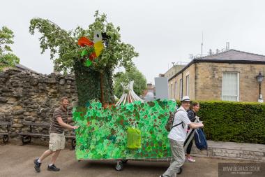 Bed Race 2016 Castle Grounds 11