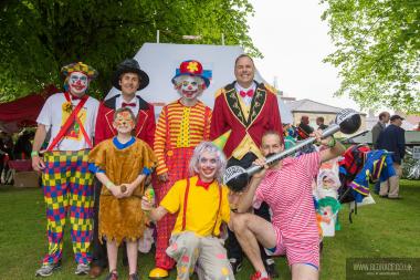 Bed Race 2016 Castle Grounds 14