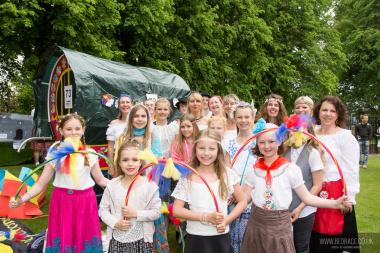 Bed Race 2016 Castle Grounds 17