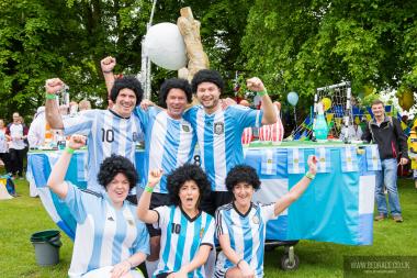 Bed Race 2016 Castle Grounds 39