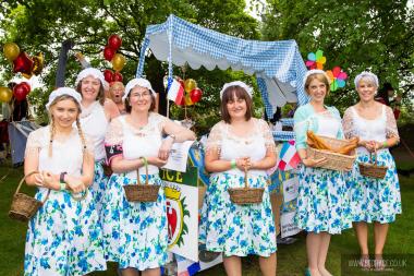 Bed Race 2016 Castle Grounds 42