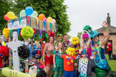 Bed Race 2016 Castle Grounds 55