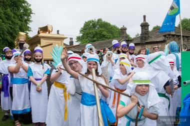 Bed Race 2016 Castle Grounds 69