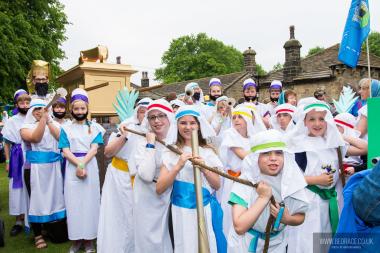 Bed Race 2016 Castle Grounds 70