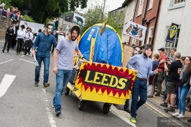 Bed Race 2016 Parade 31