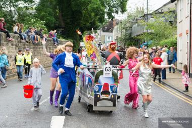 Bed Race 2017 Parade 107