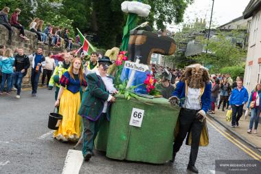 Bed Race 2017 Parade 113