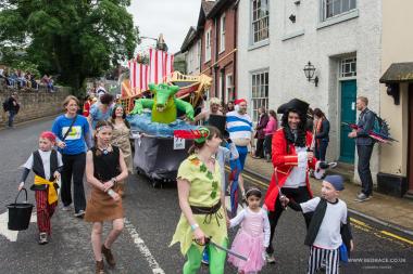 Bed Race 2017 Parade 127