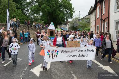 Bed Race 2017 Parade 138