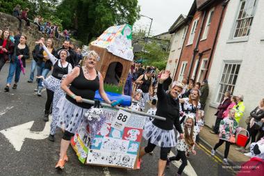 Bed Race 2017 Parade 139