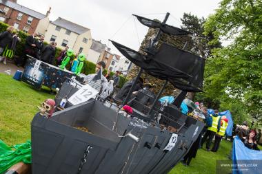 Bed Race 2017 Parade 148