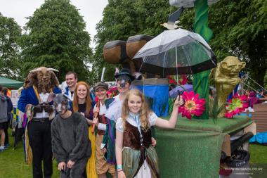 Bed Race 2017 Parade 150