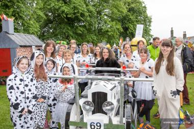 Bed Race 2017 Parade 186