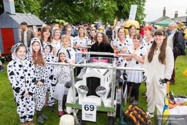 Bed Race 2017 Parade 187