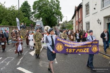 Bed Race 2017 Parade 38