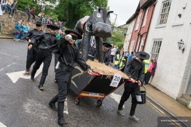 Bed Race 2017 Parade 61