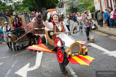 Bed Race 2017 Parade 78