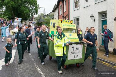 Bed Race 2017 Parade 90