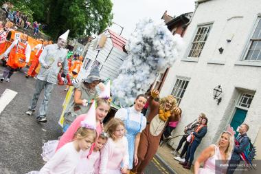 Bed Race 2017 Parade 94