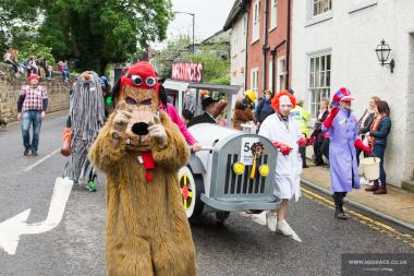 Bed Race 2017 Parade 98